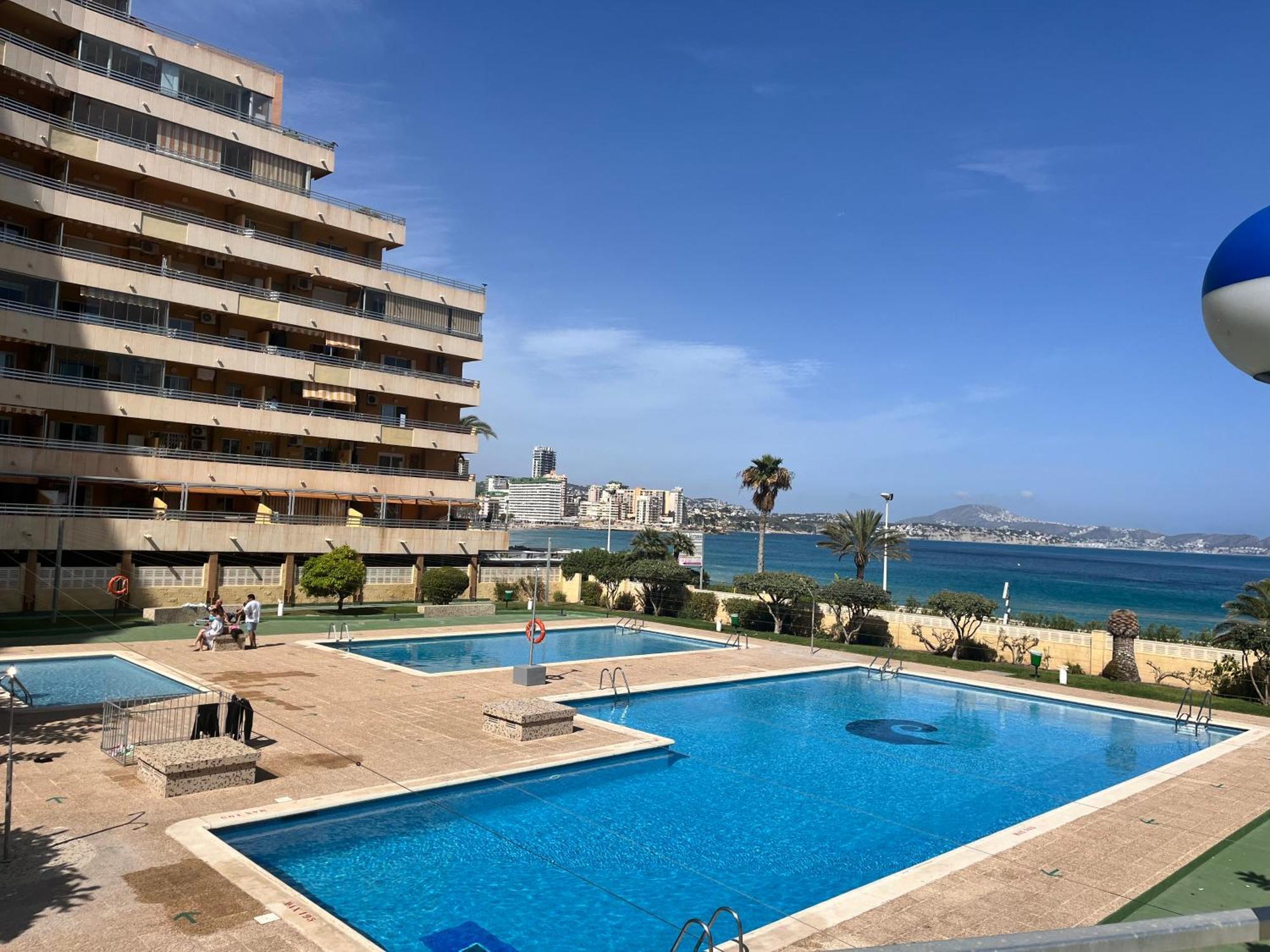 Calpe Apartamento Lujoso 30M De La Playa A Estrenar Wifi Aire Piscina Bagian luar foto
